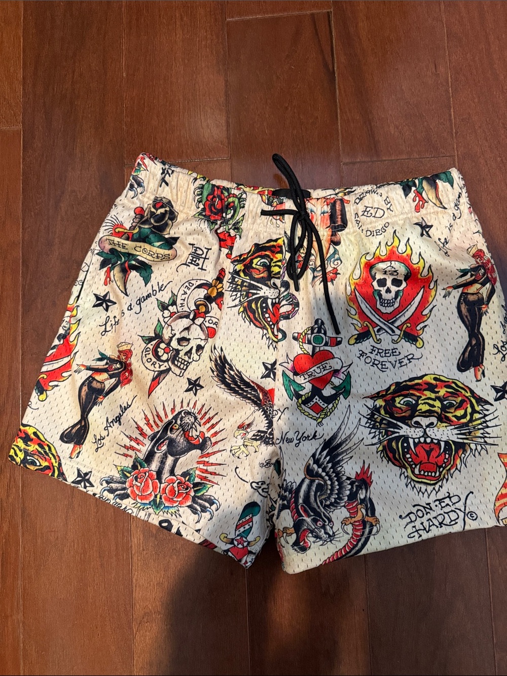 Ed Hardy White Athletic Shorts with Black Drawstring flash board pac sun small